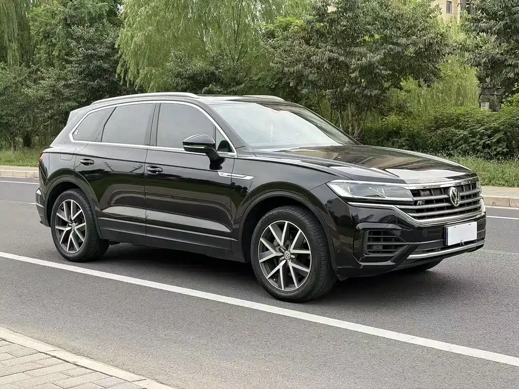 Volkswagen Touareg — фото 2