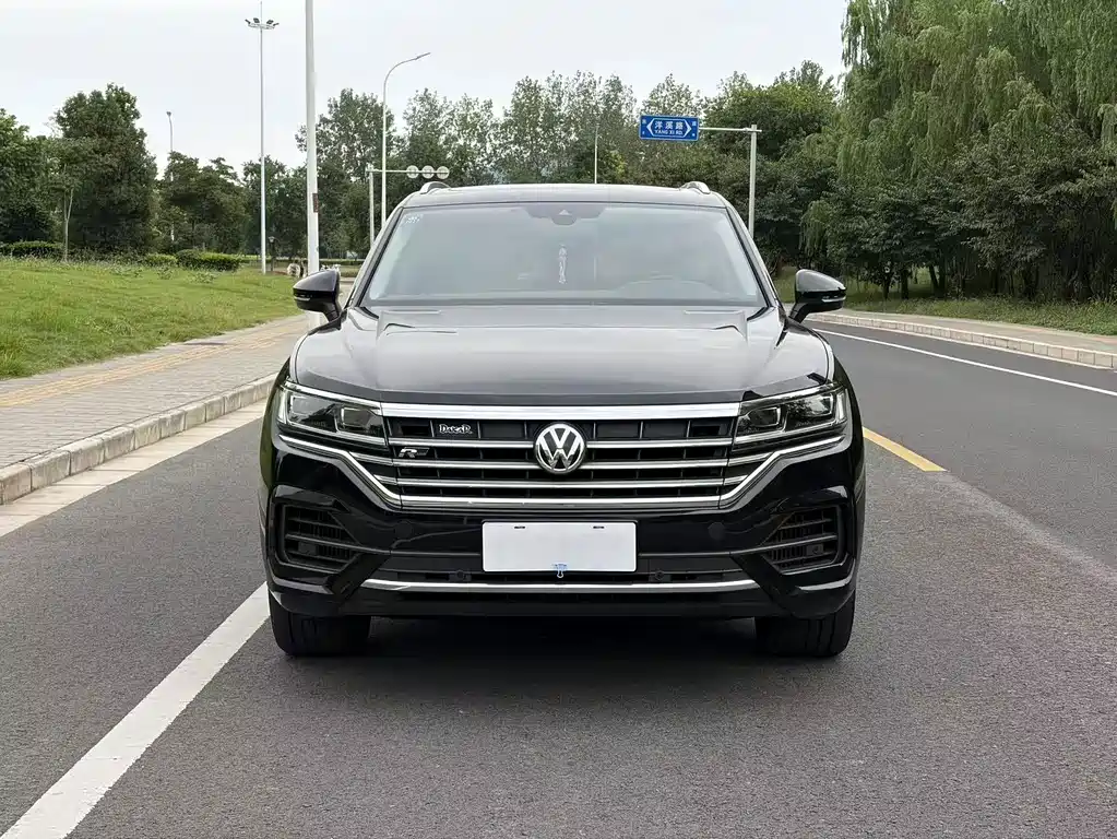Volkswagen Touareg — фото 3