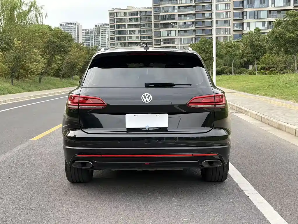 Volkswagen Touareg — фото 4