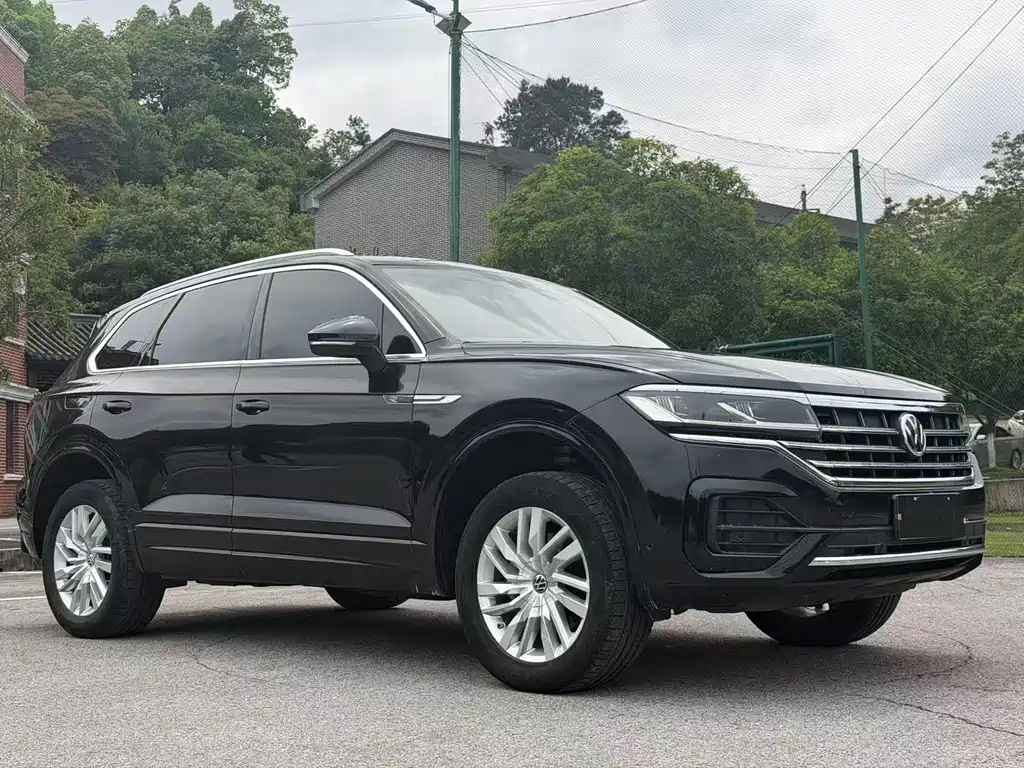 Volkswagen Touareg — фото 3