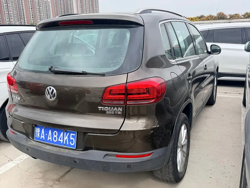 Volkswagen Tiguan — фото 4