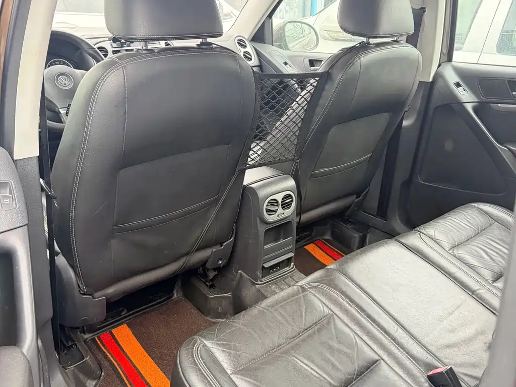 Volkswagen Tiguan — фото 9