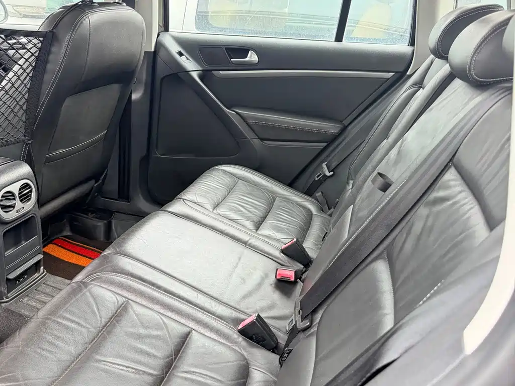 Volkswagen Tiguan — фото 10