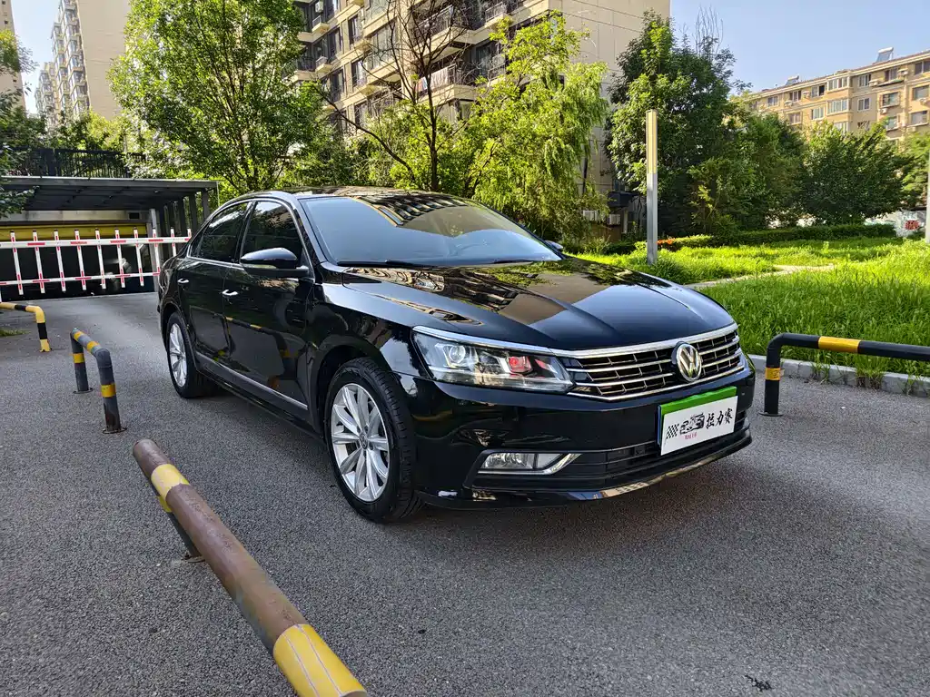 Volkswagen Passat — фото 3