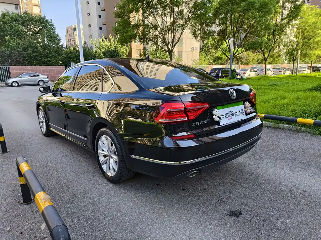 Volkswagen Passat — фото 4
