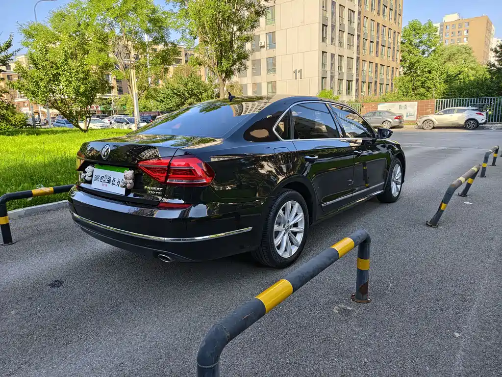 Volkswagen Passat — фото 6