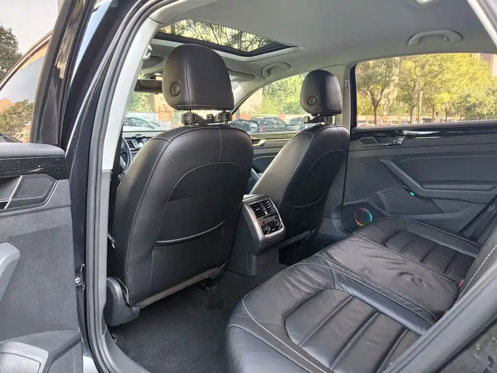 Volkswagen Passat — фото 9