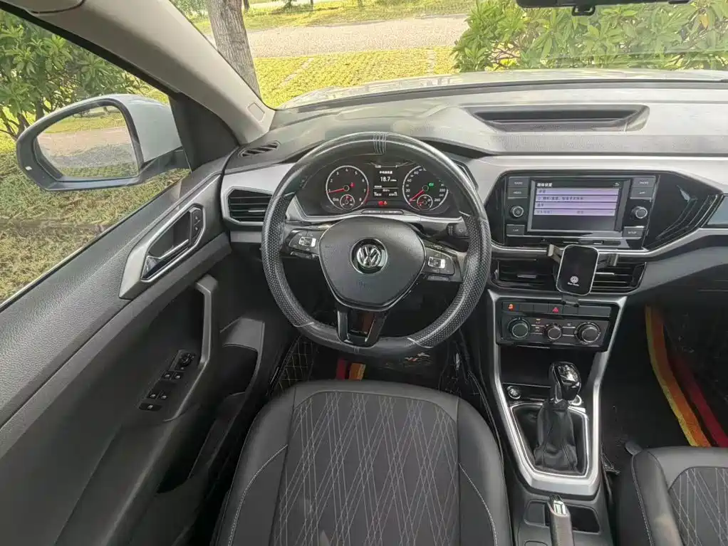 Volkswagen T-Cross — фото 9