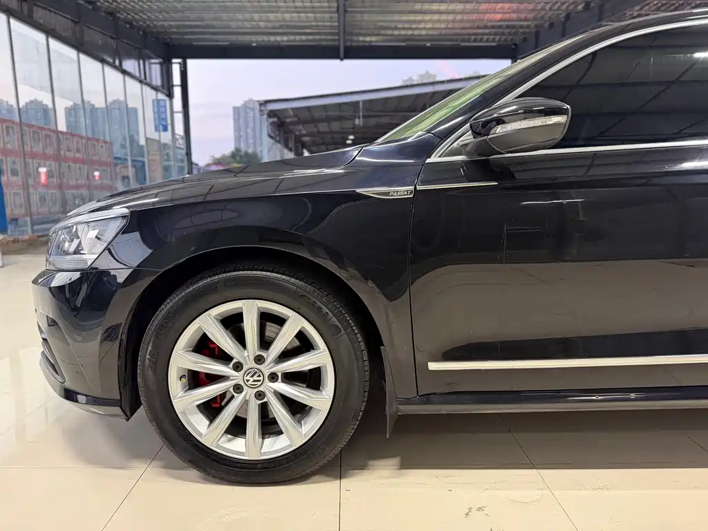 Volkswagen Passat — фото 4