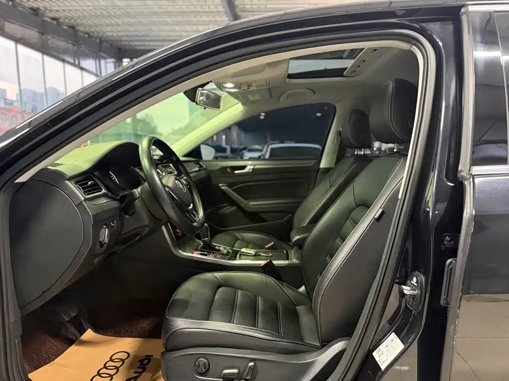 Volkswagen Passat — фото 5