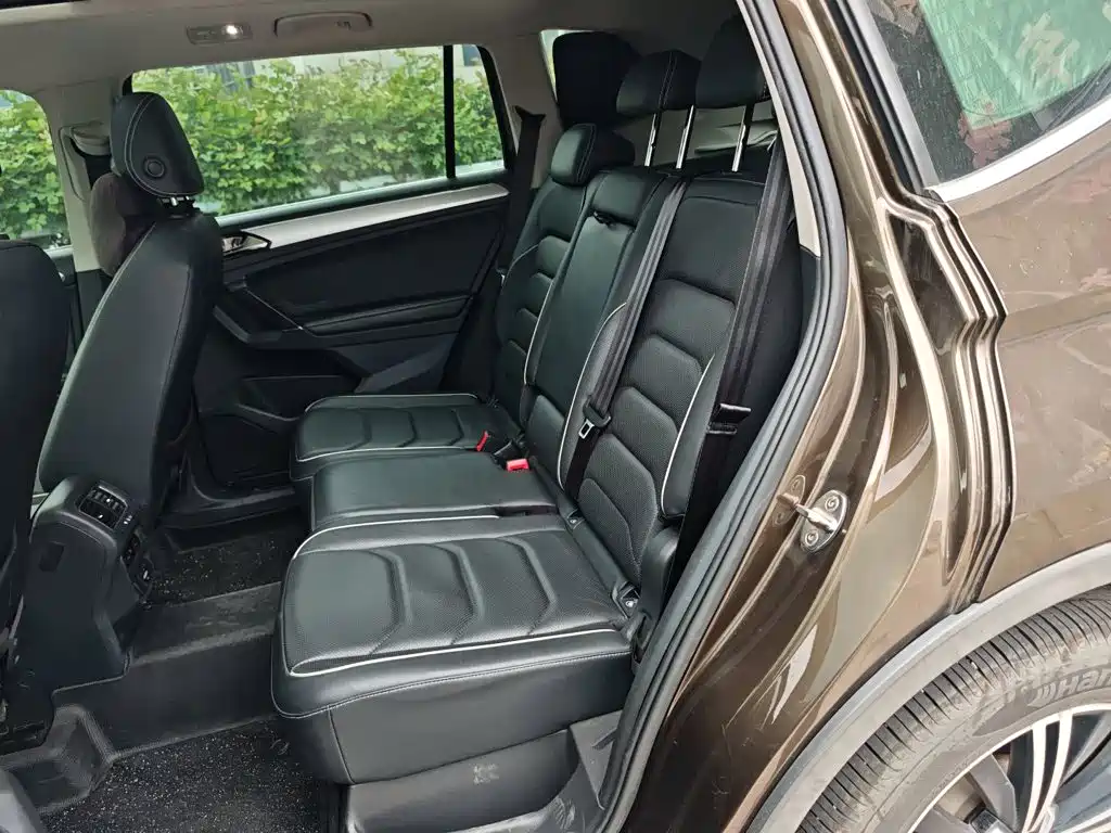Volkswagen Tiguan L — фото 13
