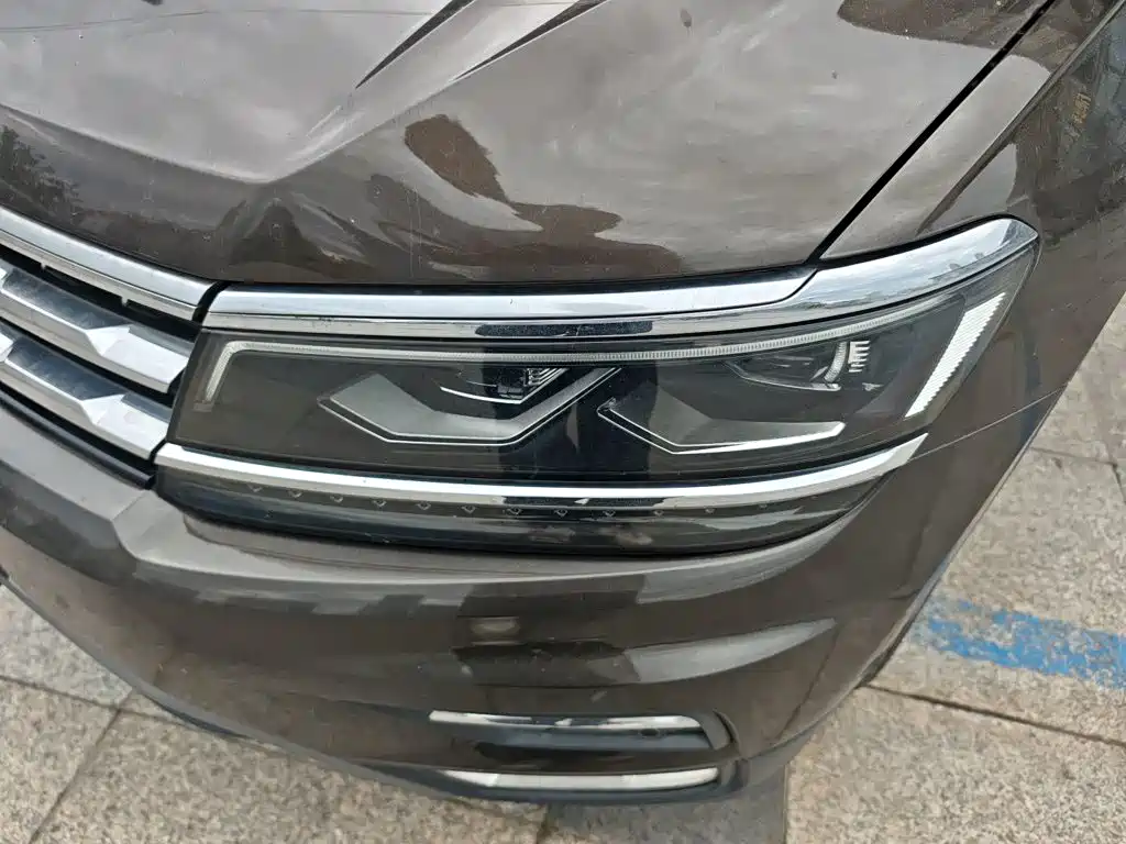 Volkswagen Tiguan L — фото 17