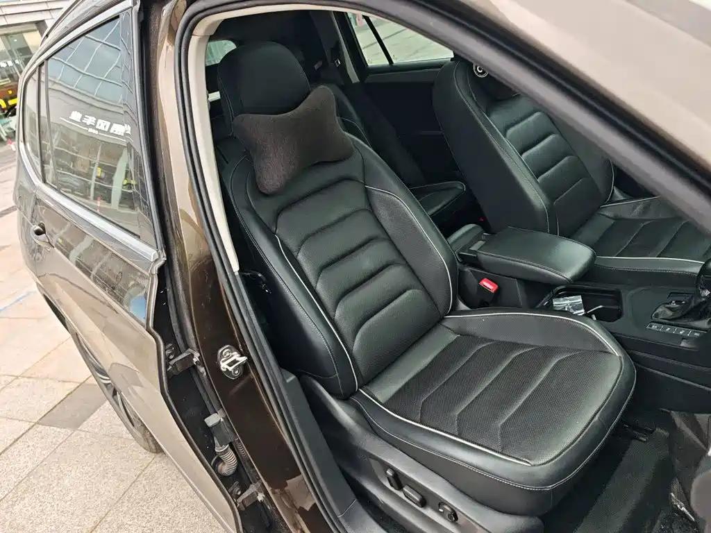 Volkswagen Tiguan L — фото 18