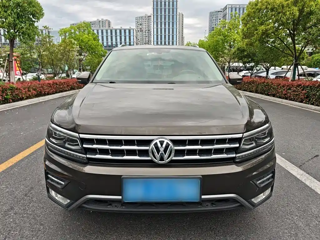 Volkswagen Tiguan L — фото 3