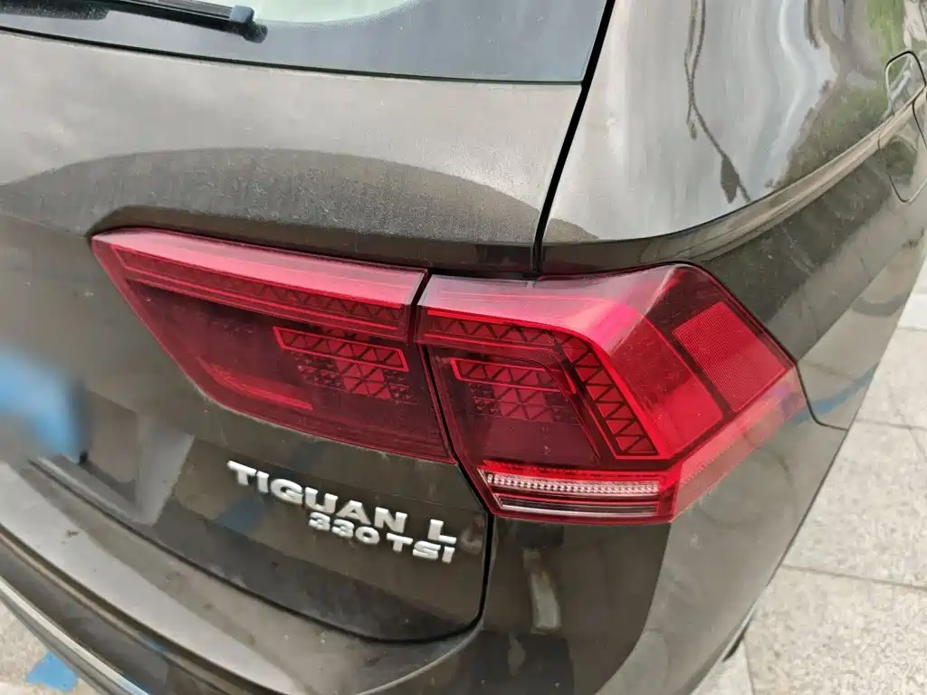 Volkswagen Tiguan L — фото 23
