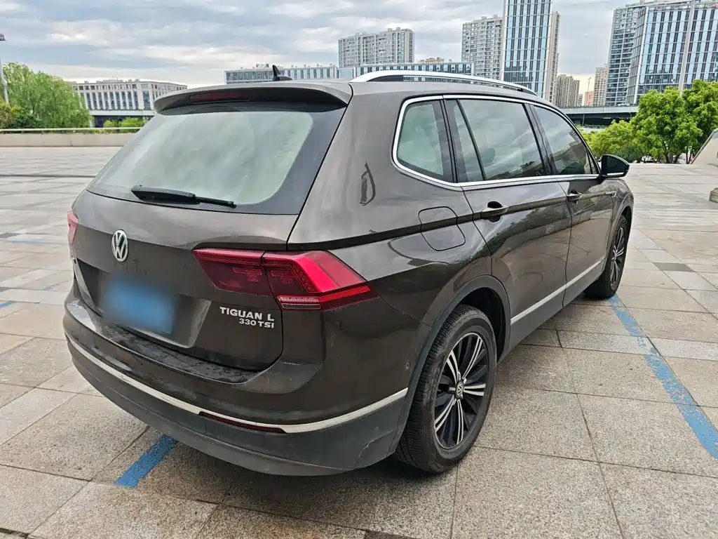 Volkswagen Tiguan L — фото 5