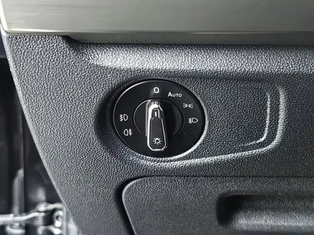 Volkswagen Passat — фото 21