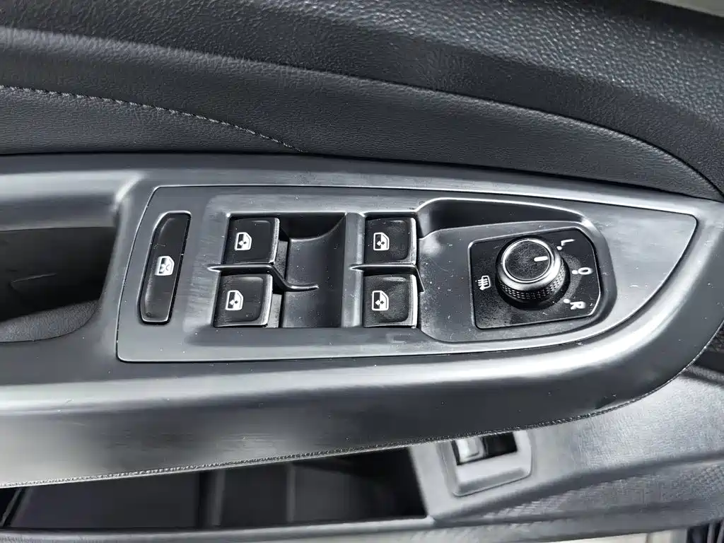 Volkswagen Passat — фото 9