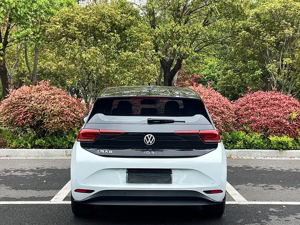 Volkswagen ID.3 — фото 19