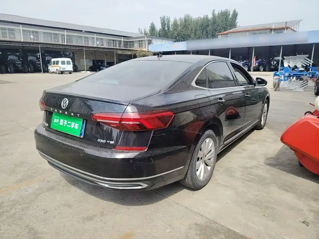 Volkswagen Passat — фото 7