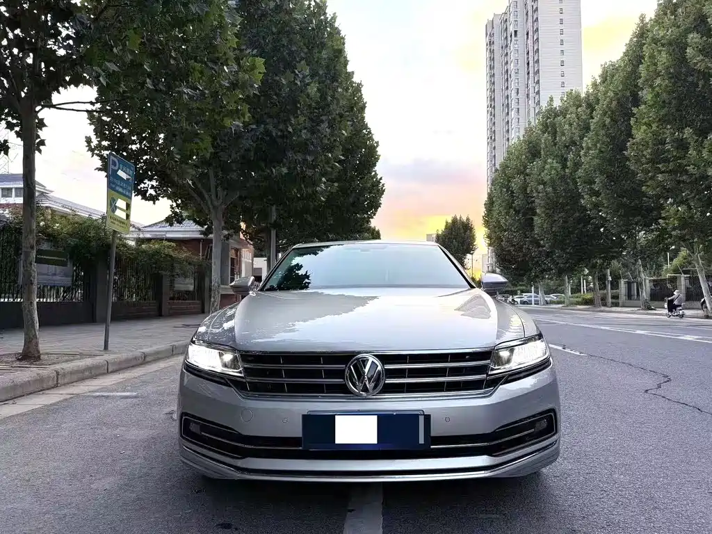 Volkswagen Phideon — фото 2