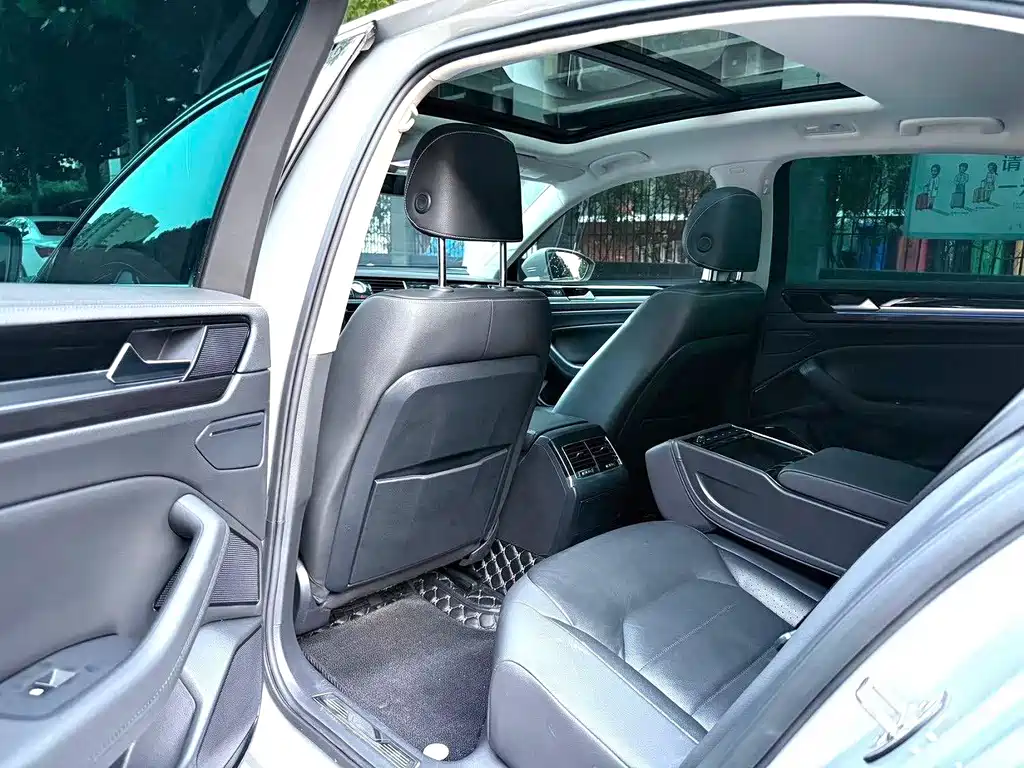 Volkswagen Phideon — фото 7