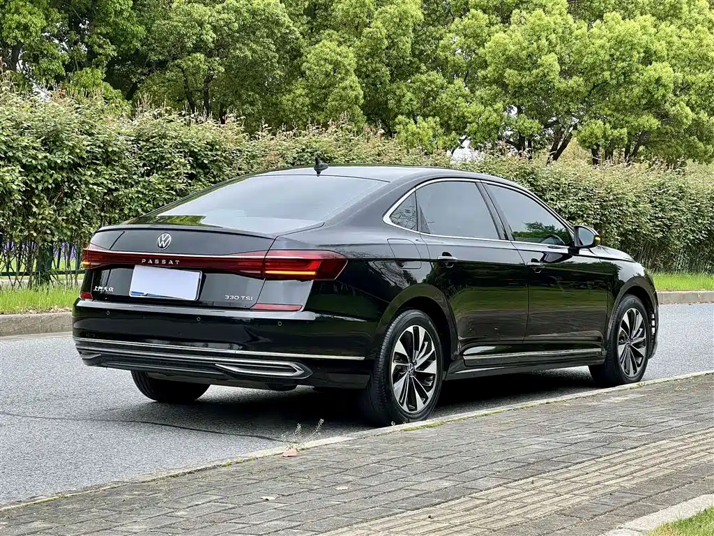 Volkswagen Passat — фото 4