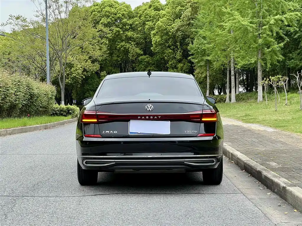 Volkswagen Passat — фото 5
