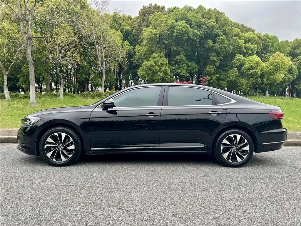 Volkswagen Passat — фото 7