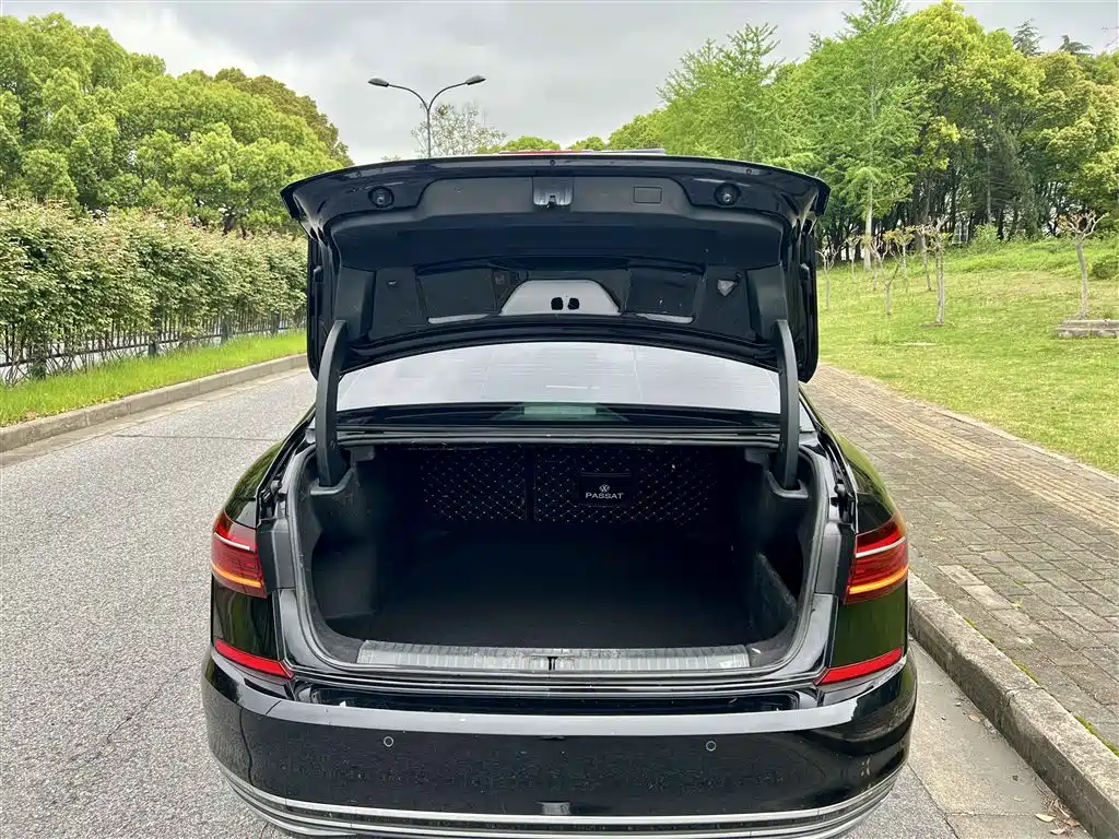 Volkswagen Passat — фото 8