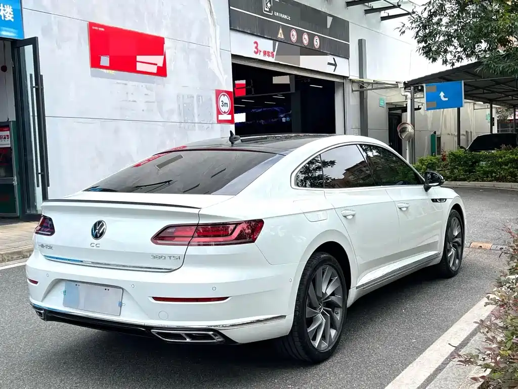 Volkswagen CC — фото 11