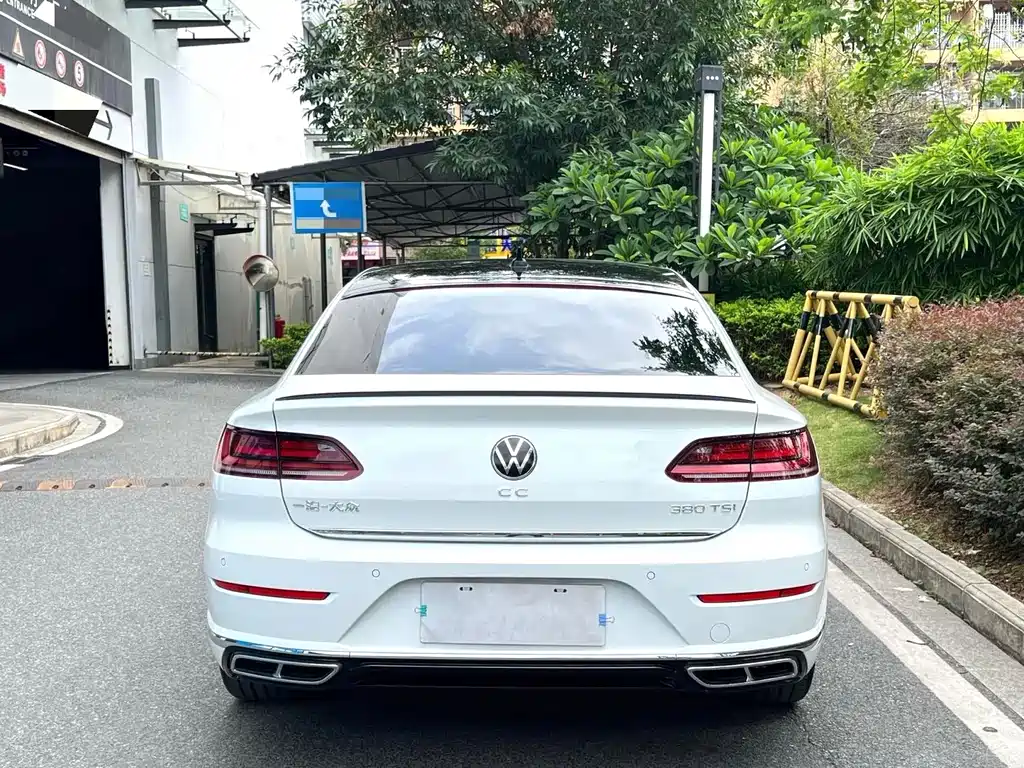 Volkswagen CC — фото 10