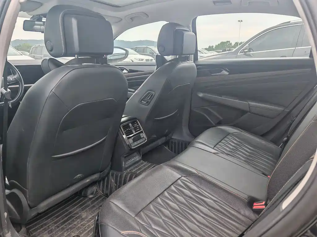 Volkswagen Passat — фото 5