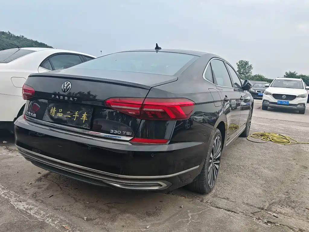 Volkswagen Passat — фото 8