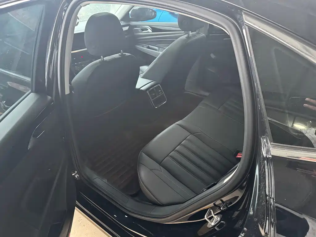 Volkswagen Passat — фото 7