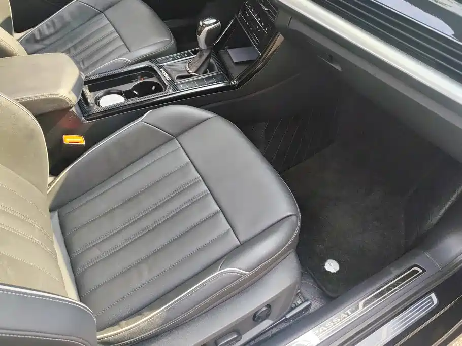 Volkswagen Passat — фото 8