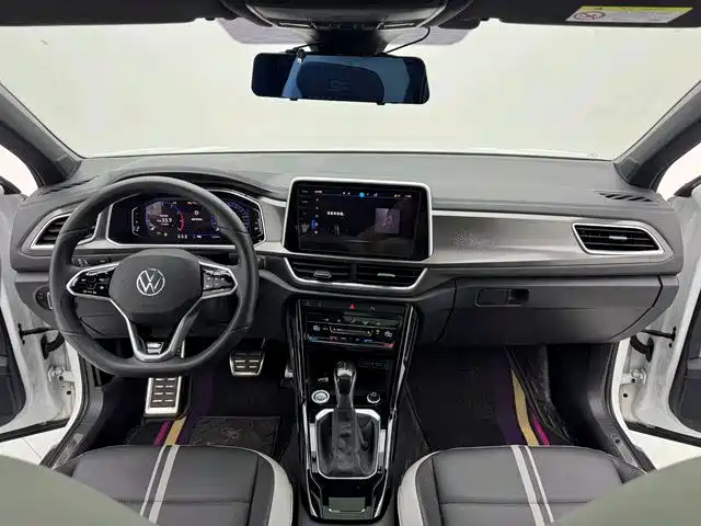 Volkswagen T-Roc — фото 3