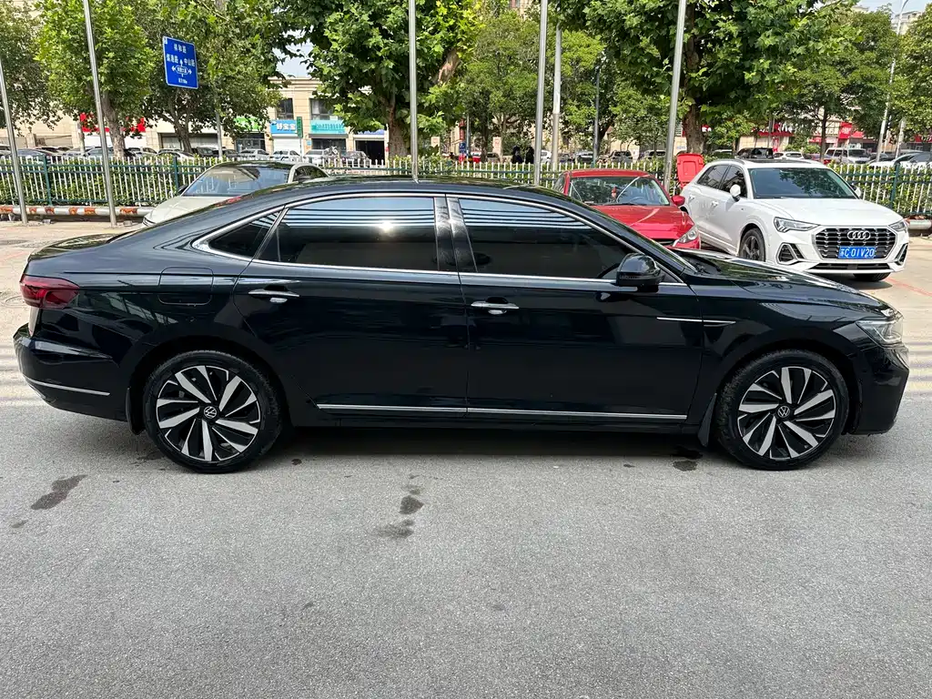 Volkswagen Passat — фото 6