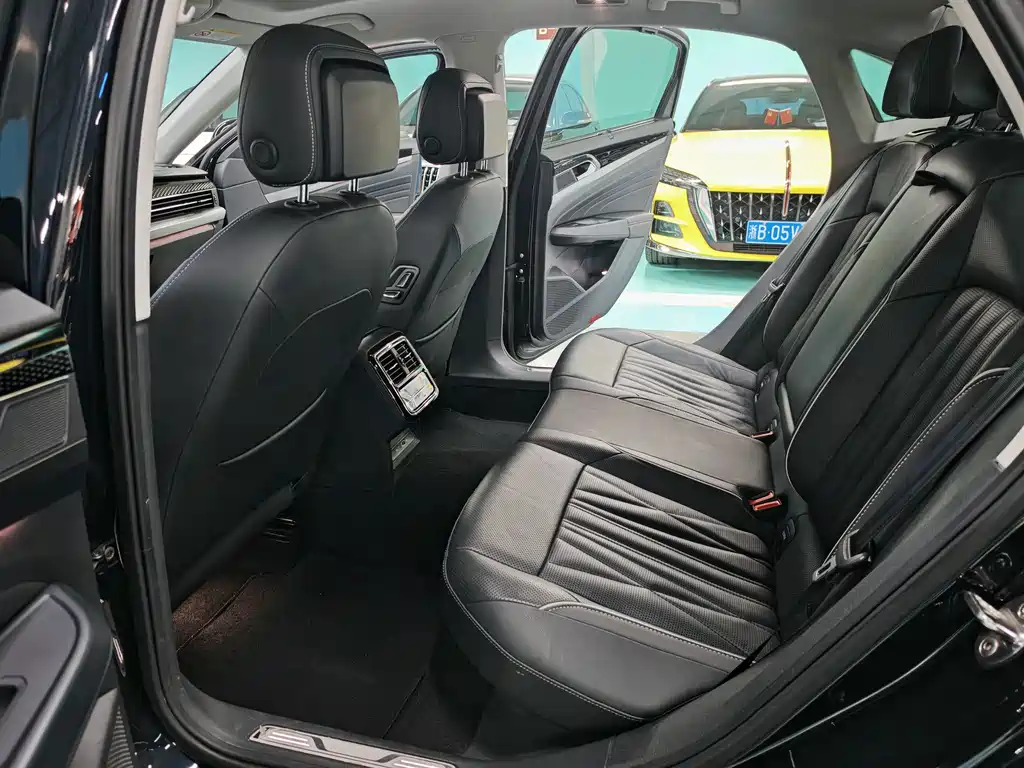 Volkswagen Passat — фото 13