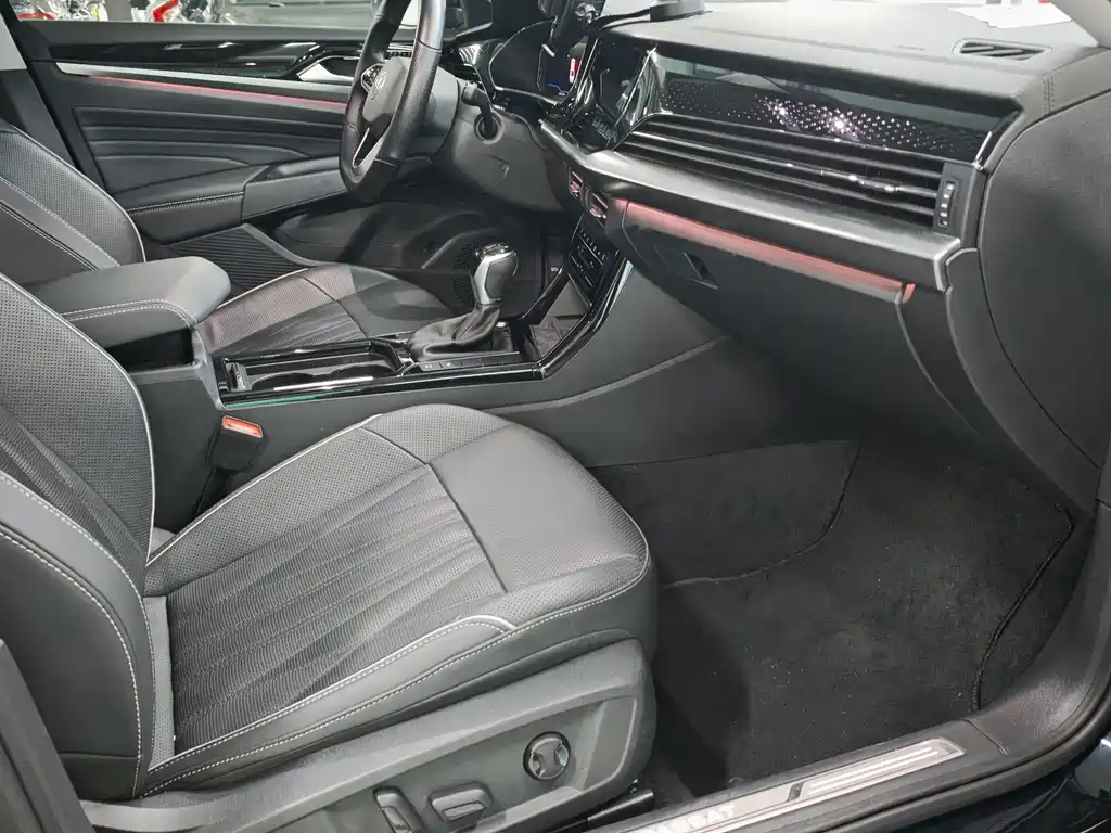 Volkswagen Passat — фото 14