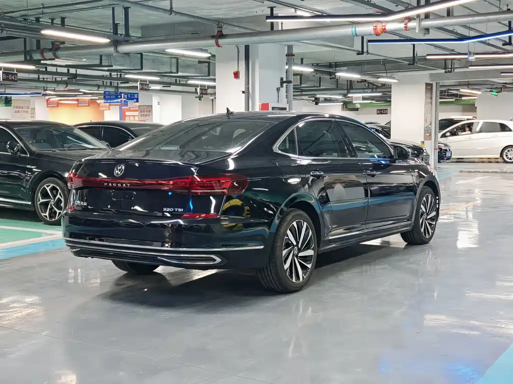 Volkswagen Passat — фото 15