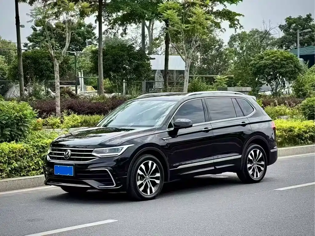 Volkswagen Tiguan L — фото 2