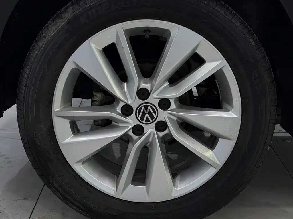 Volkswagen T-Cross — фото 19