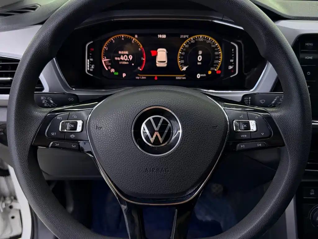 Volkswagen T-Cross — фото 10