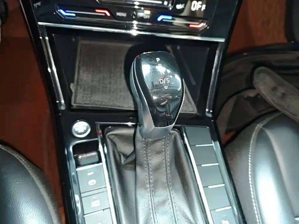 Volkswagen Passat — фото 14