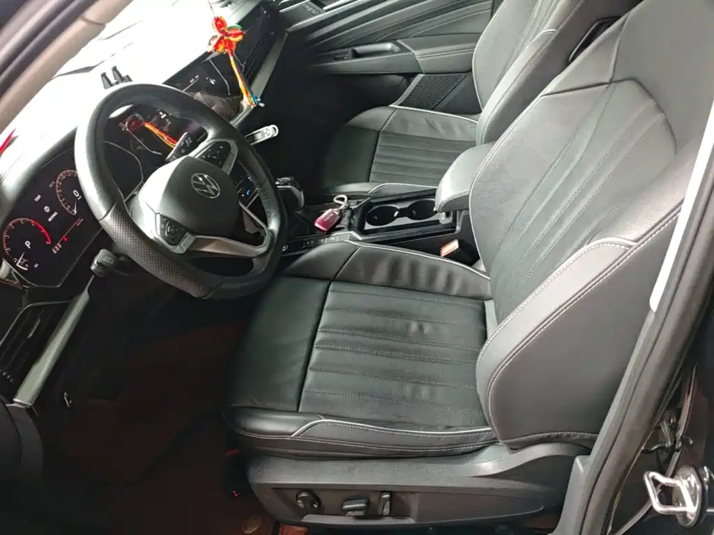 Volkswagen Passat — фото 15