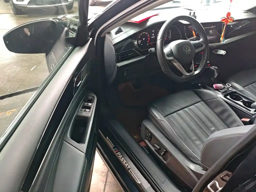 Volkswagen Passat — фото 16