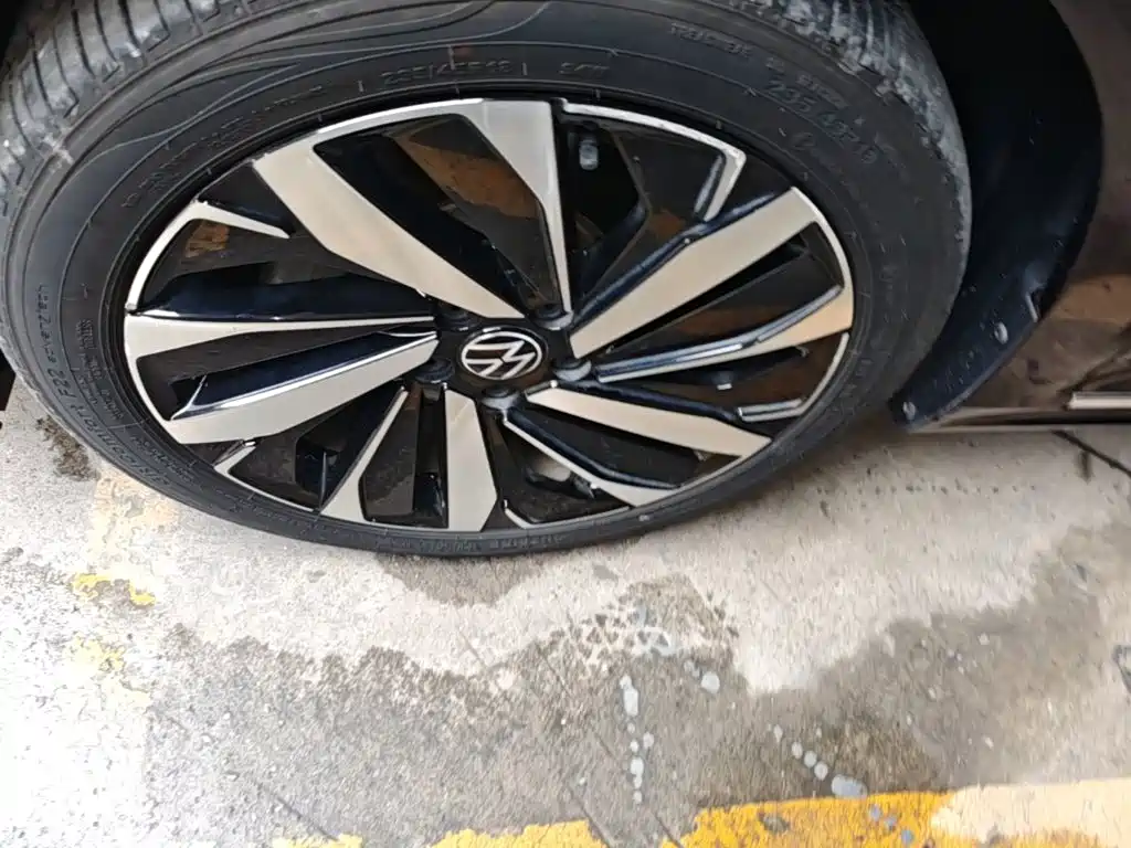 Volkswagen Passat — фото 23