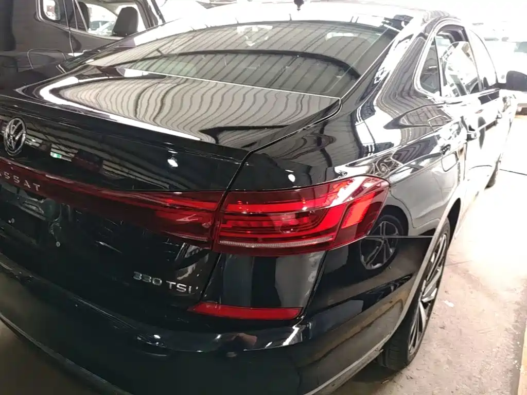 Volkswagen Passat — фото 8
