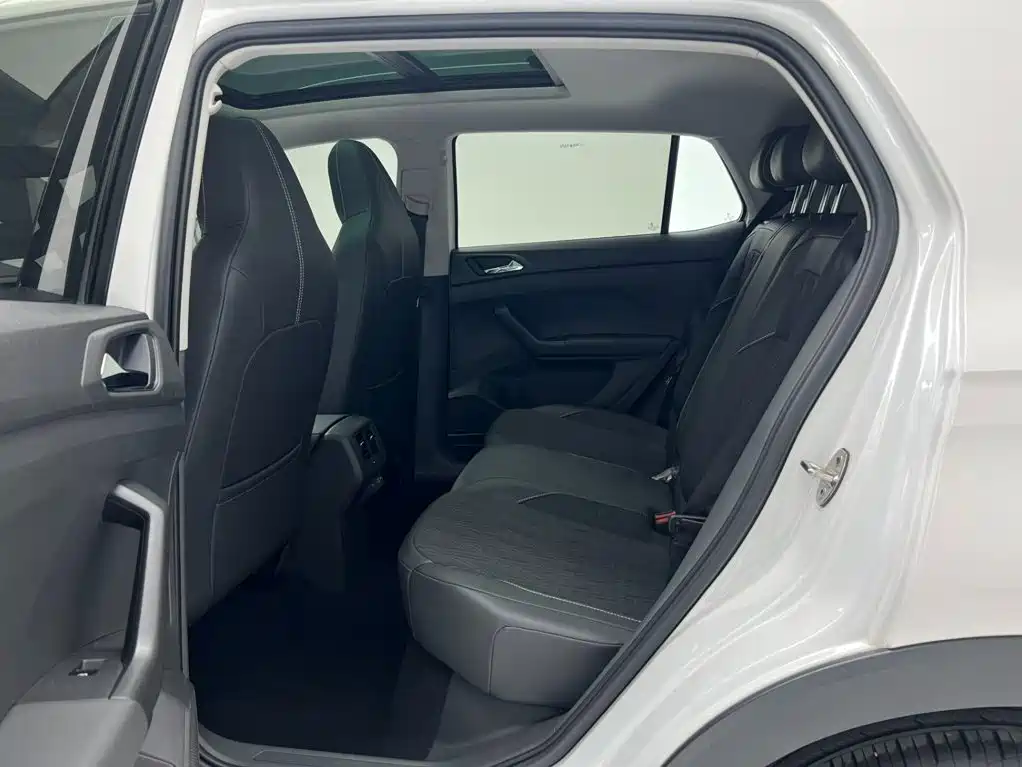 Volkswagen T-Cross — фото 17
